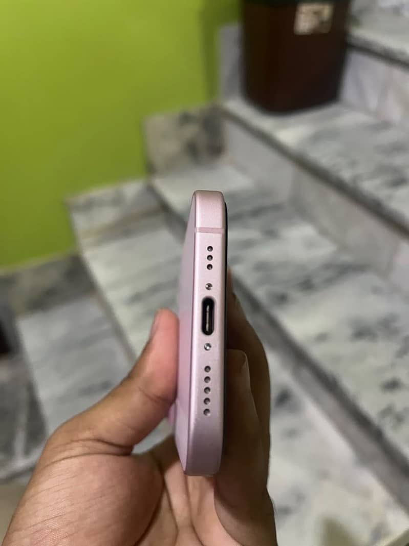 Apple iPhone 15 3
