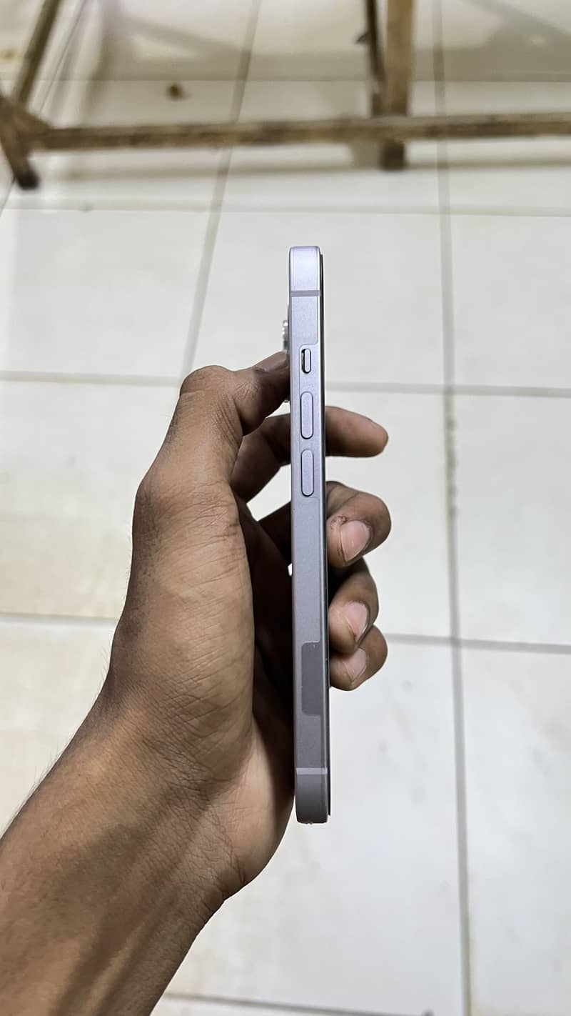 Apple iPhone 14 7