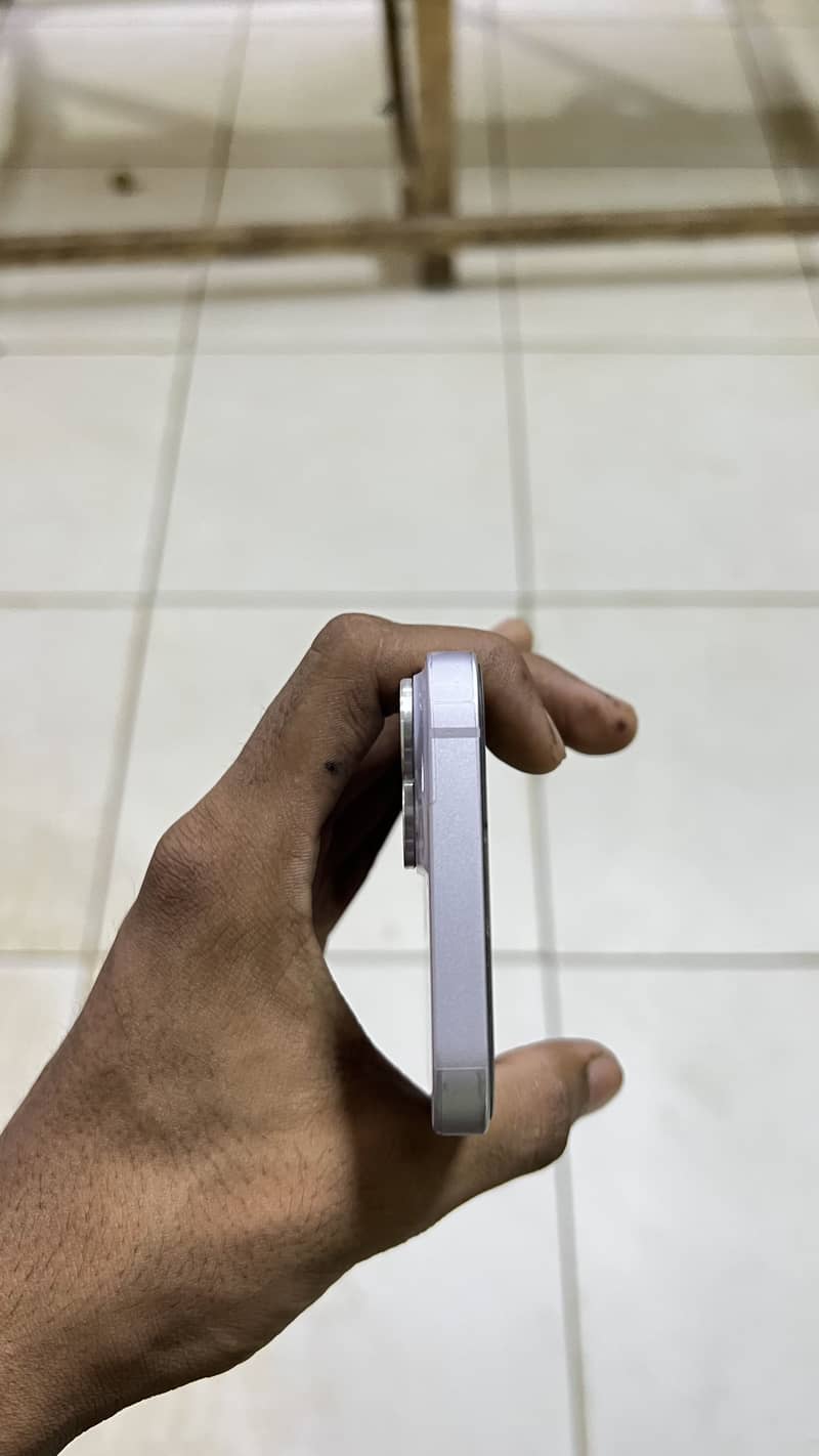 Apple iPhone 14 9