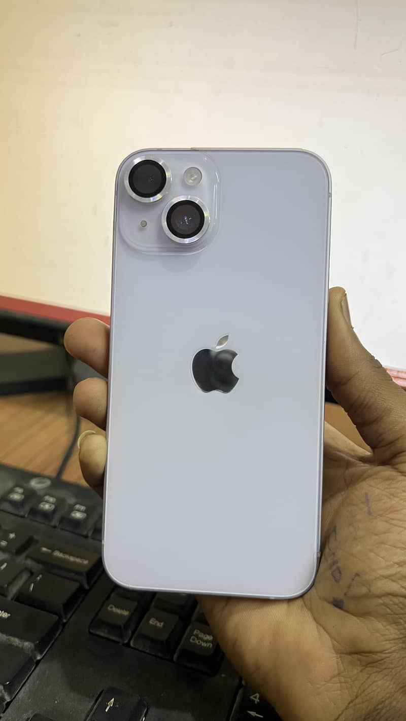 Apple iPhone 14 12
