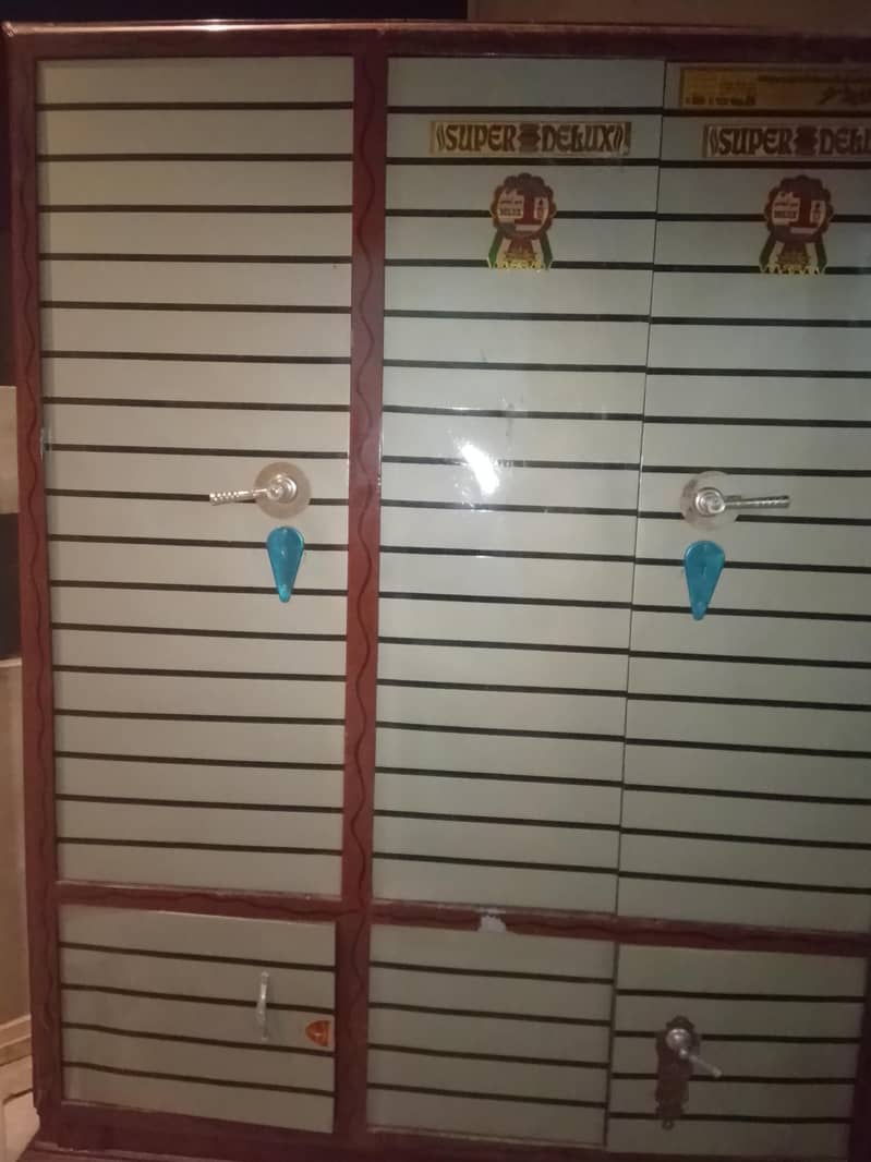 wardrobe 0