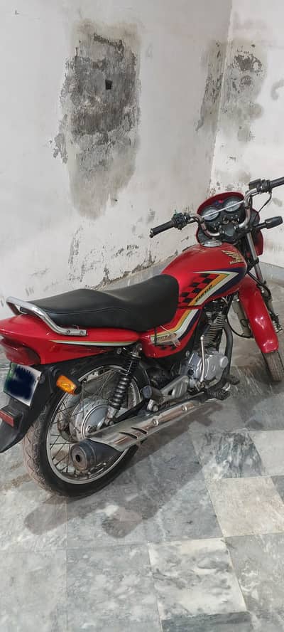 Honda CG 125 Deluxe 2011