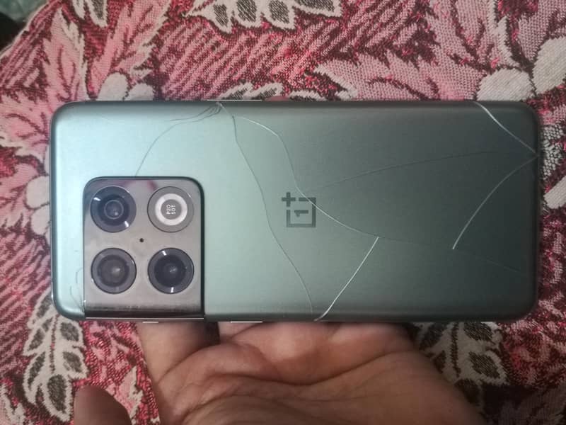One Plus 10 Pro 1