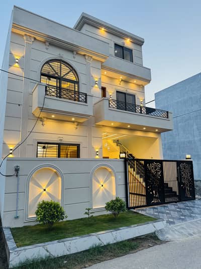 Luxury Owner-Built Full Double-Story House for Sale | Premium Block | Near Arcade Mall & Main Market | Fully Developed Area | All Facilities | Investor Price | Urgent Sale