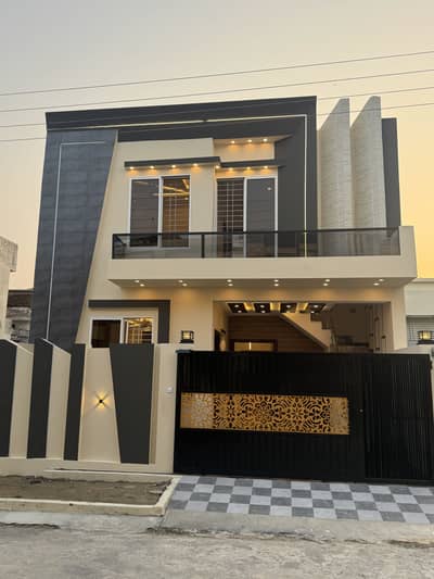 Luxury Owner Built House for Sale | Premium Block | Near Arcade Mall & Main Market | Fully Developed Area with All Facilities | Investor Price | Urgent Sale