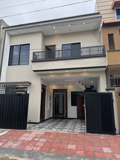 Luxury Owner Built House For Sale | Premium Block | Near Arcade Mall & Main Market | Fully Developed Area With All Facilities | Investor Price | Urgent Sale