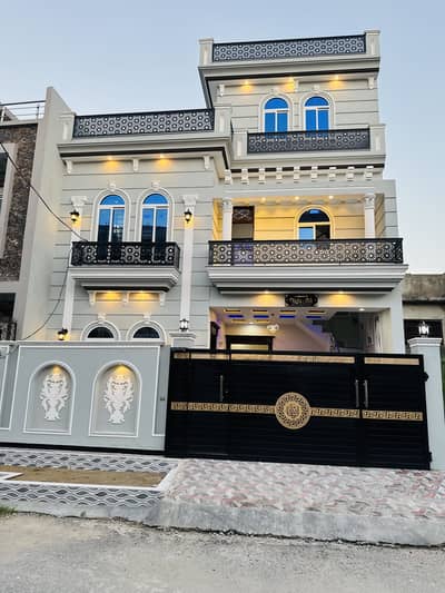 Luxury Owner-Built Full Double-Story House for Sale | Premium Block | Near Arcade Mall & Main Market | Fully Developed Area | All Facilities | Investor Price | Urgent Sale