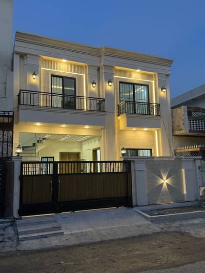 Luxury Owner Built House for Sale | Premium Block | Near Arcade Mall & Main Market | Fully Developed Area with All Facilities | Investor Price | Urgent Sale