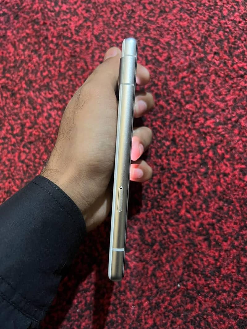 Google Pixel 7a 5