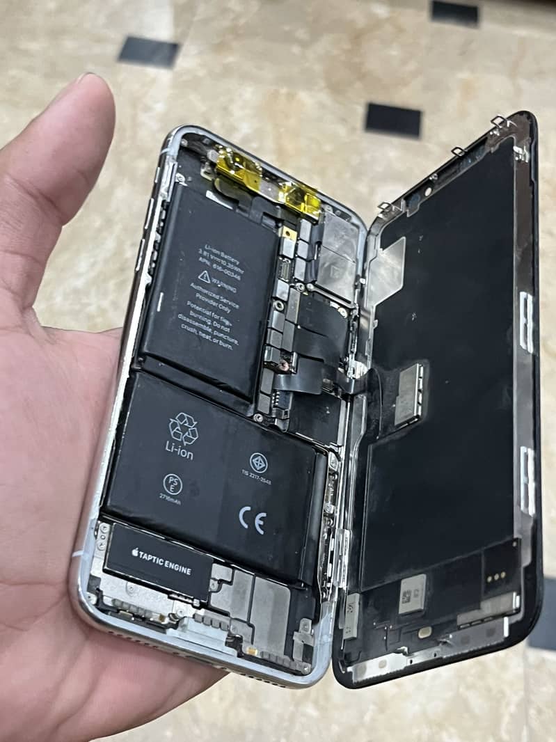 Apple iPhone X 3