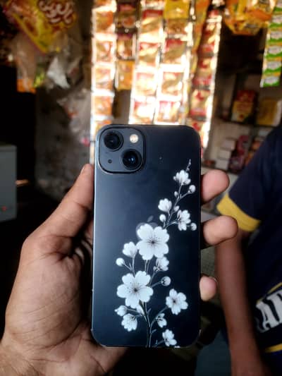 Apple iPhone 13