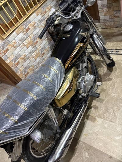 Honda cg 125 gold edition