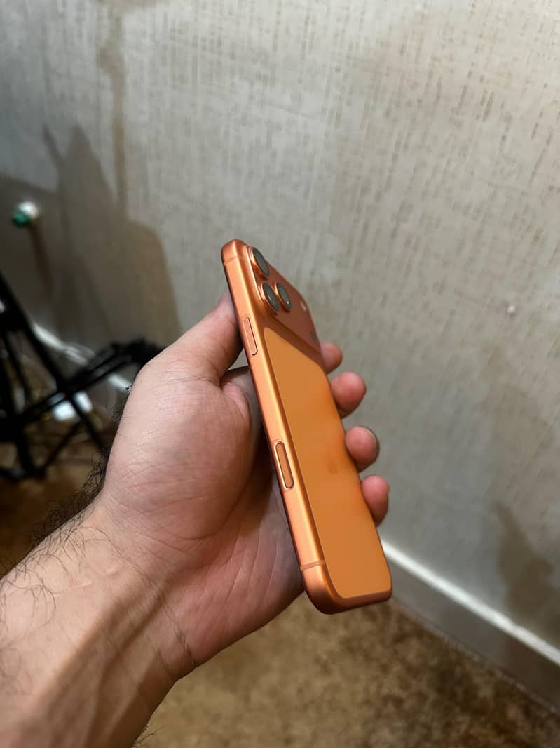 Apple iPhone 17 Pro Max 2