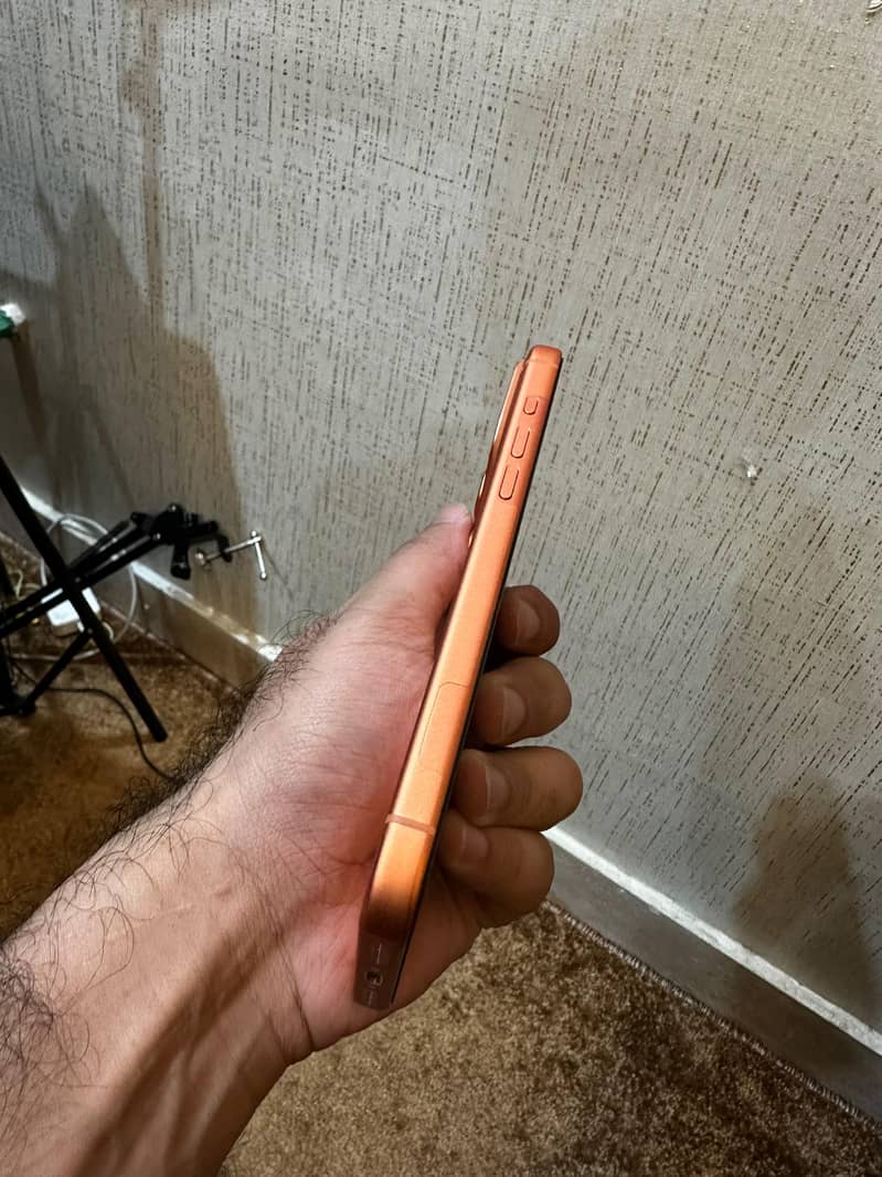 Apple iPhone 17 Pro Max 4