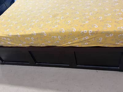 King bed with mattress