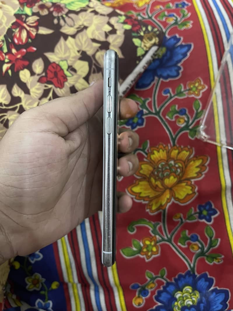 Apple iPhone X 3