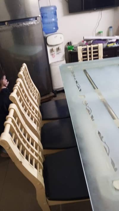 DINNING TABLE AND CHAIR