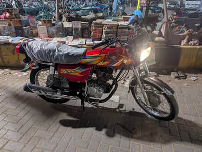 Honda 125 2025 advance 2026 ka sticker ha  contact 03198523042