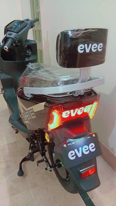 Evee Gen-Z lithium Batteries/10/ September parches only 300km mileage