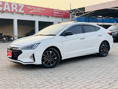 Hyundai Elantra 2022