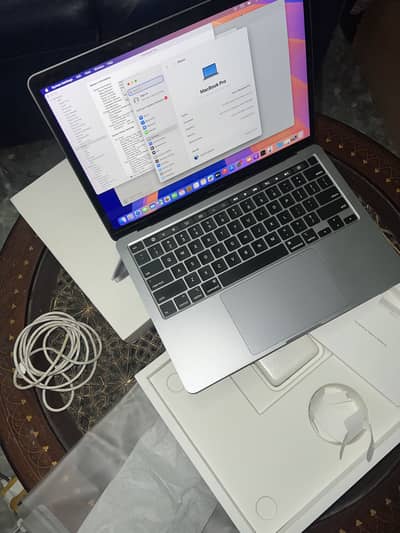 Apple macbook pro 2020 core i5 full box