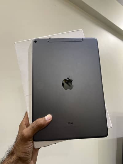 APPLE IPAD AIR 3 256GB WITH BOX  Touch ID NOT working