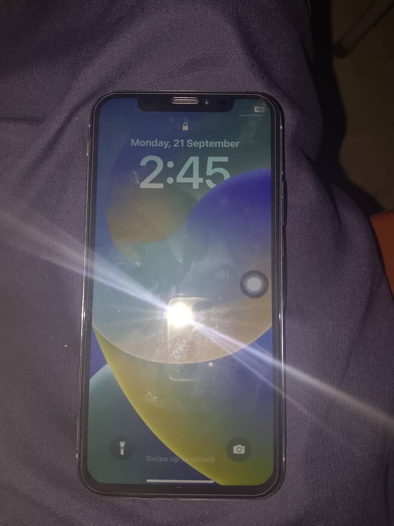 Apple iPhone Xs 0