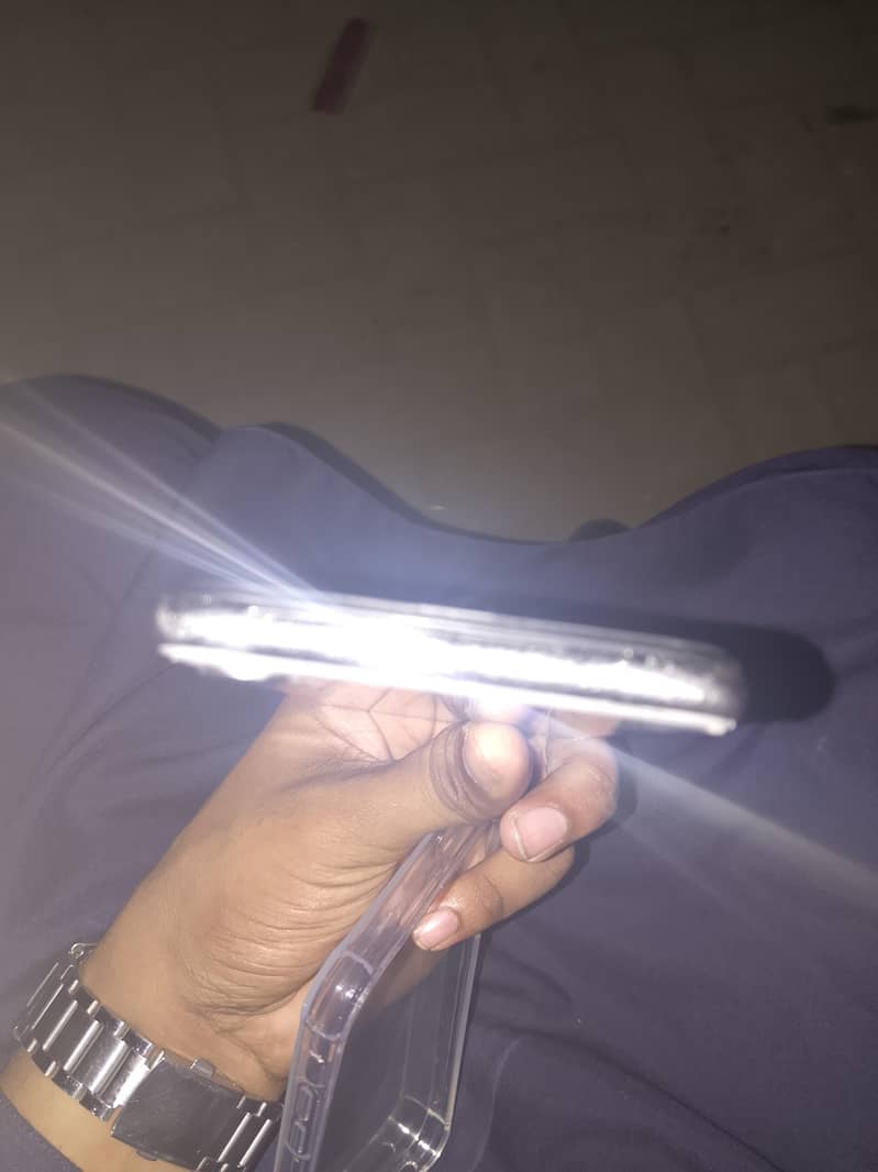 Apple iPhone Xs 3