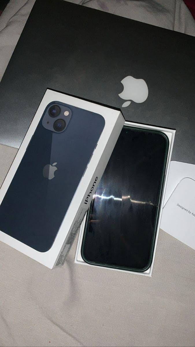 Apple iPhone 13 0