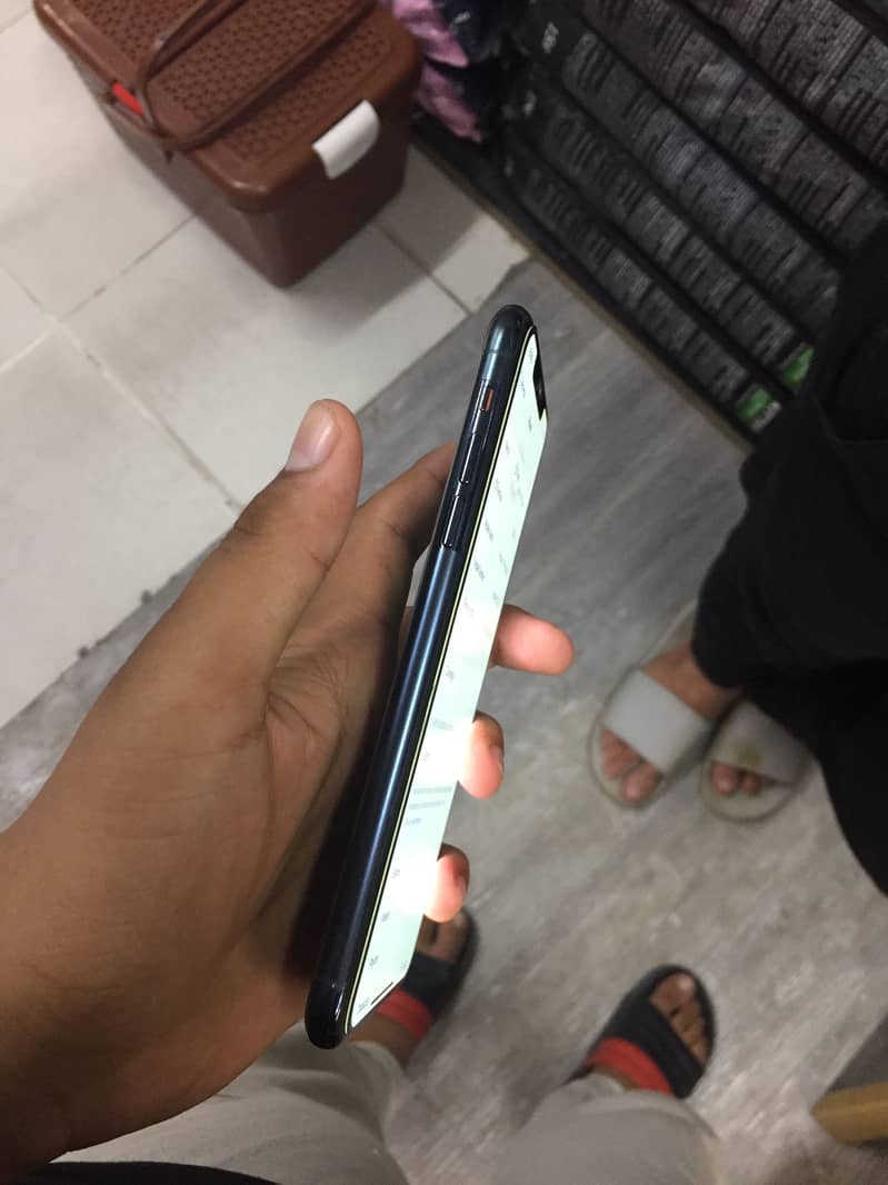 Apple iPhone 11 Pro Max 3