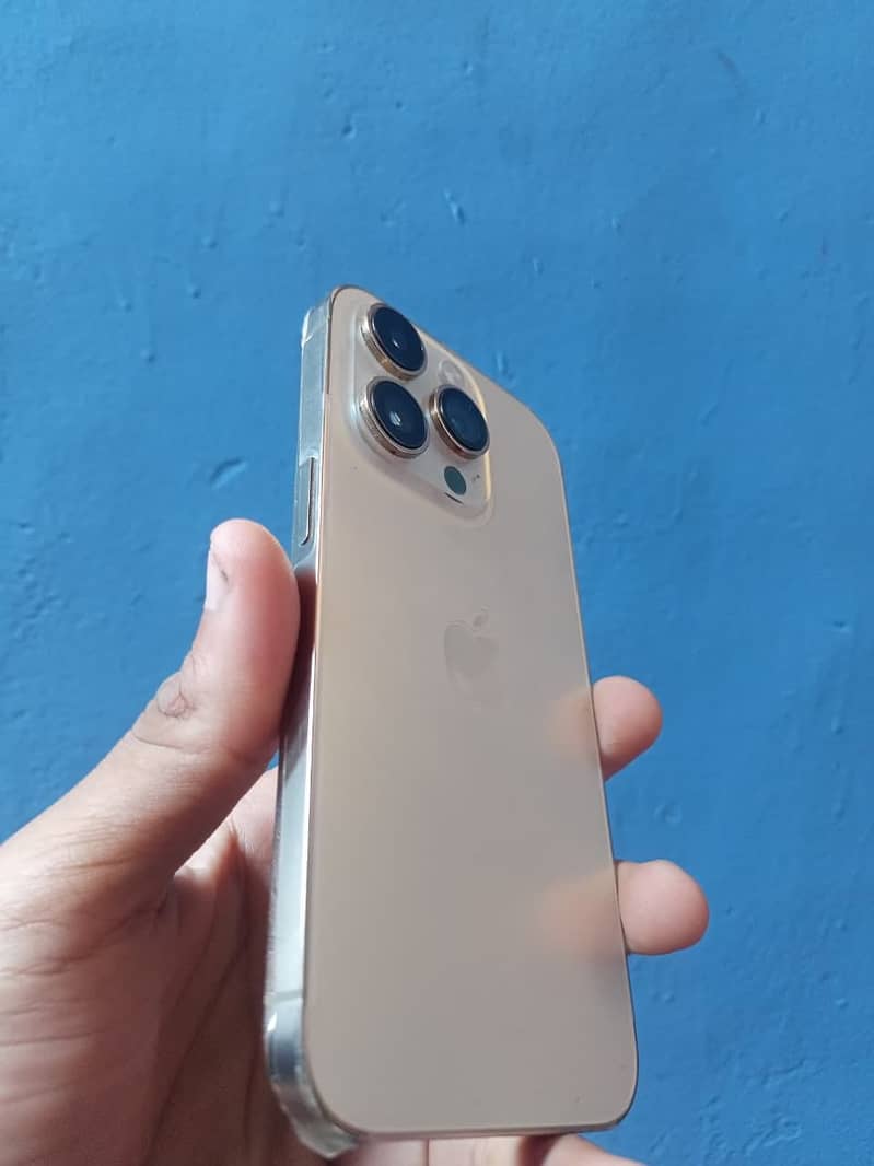 Apple iPhone 14 Pro 4