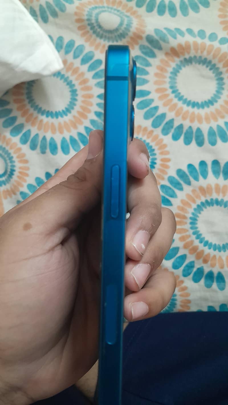 Apple iPhone 13 1