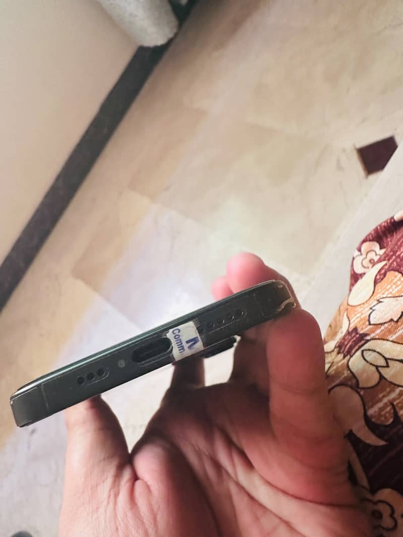 Apple iPhone 16 2