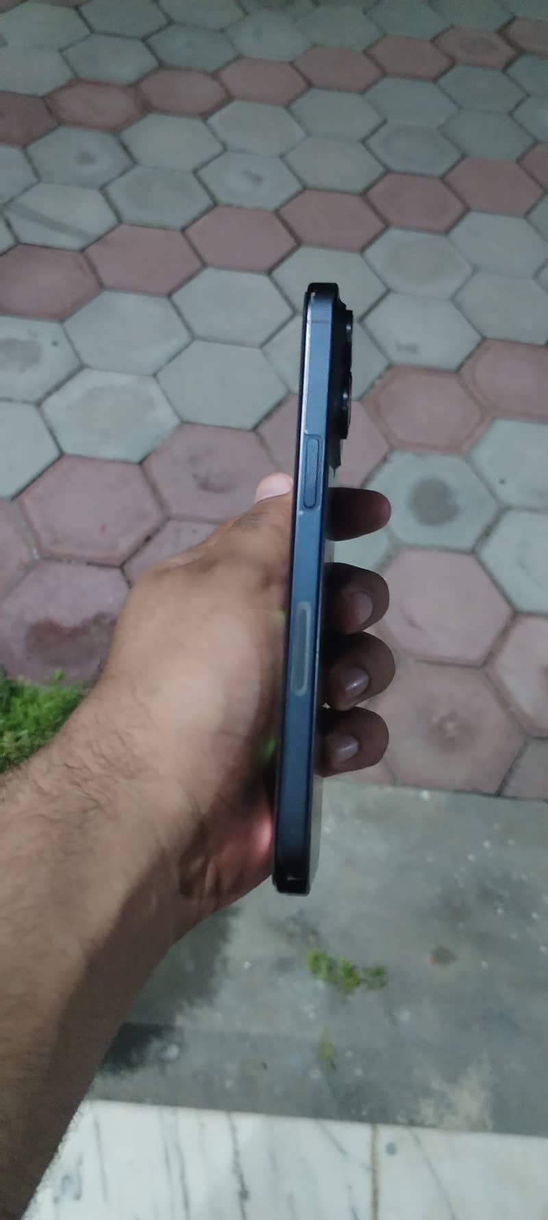 Apple iPhone 15 Pro Max 2