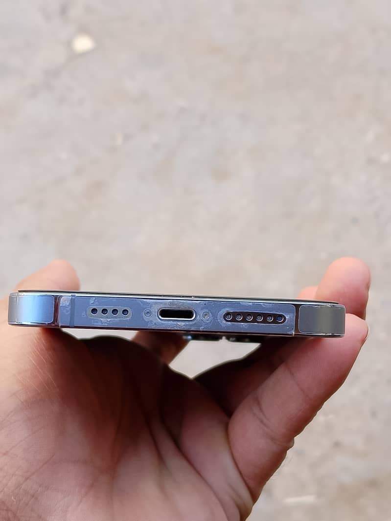 Apple iPhone 13 Pro Max 3