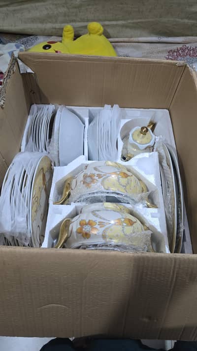 dinar set 4 sell 72pices 10/10 condition