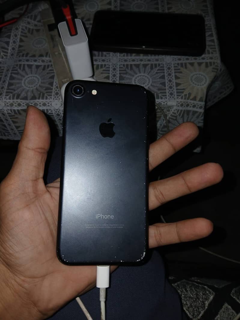 Apple iPhone 7 2