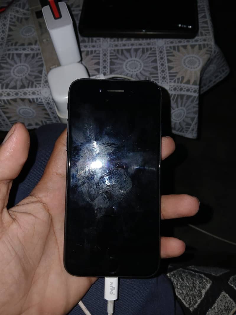 Apple iPhone 7 4