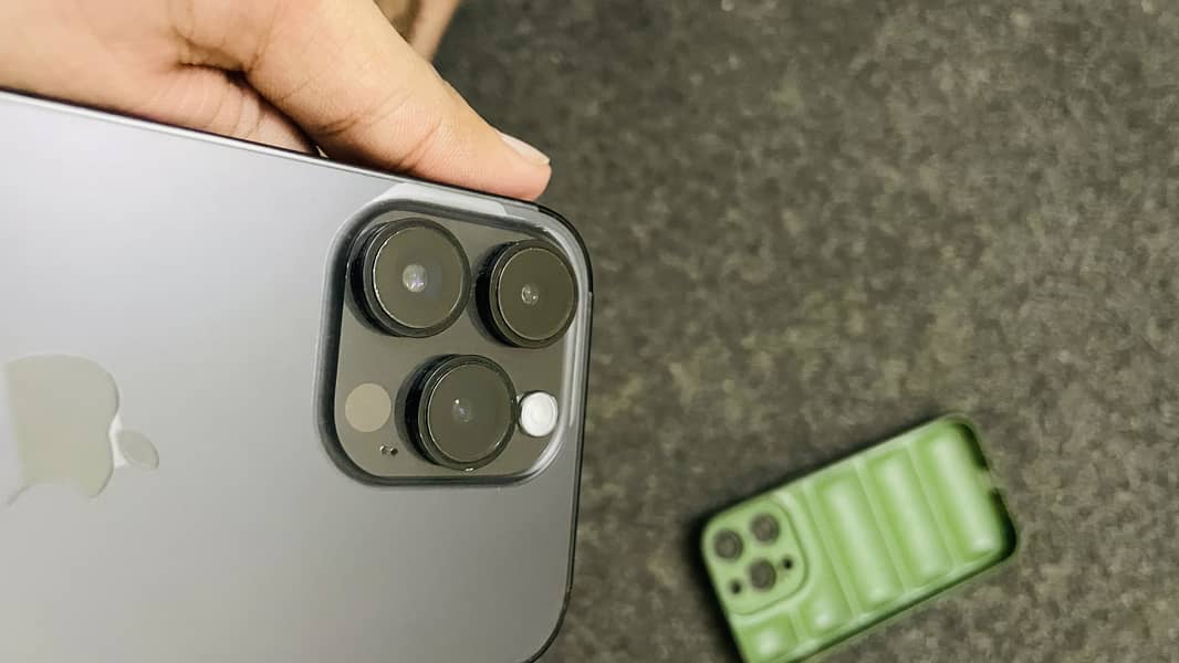 Apple iPhone 14 Pro 2