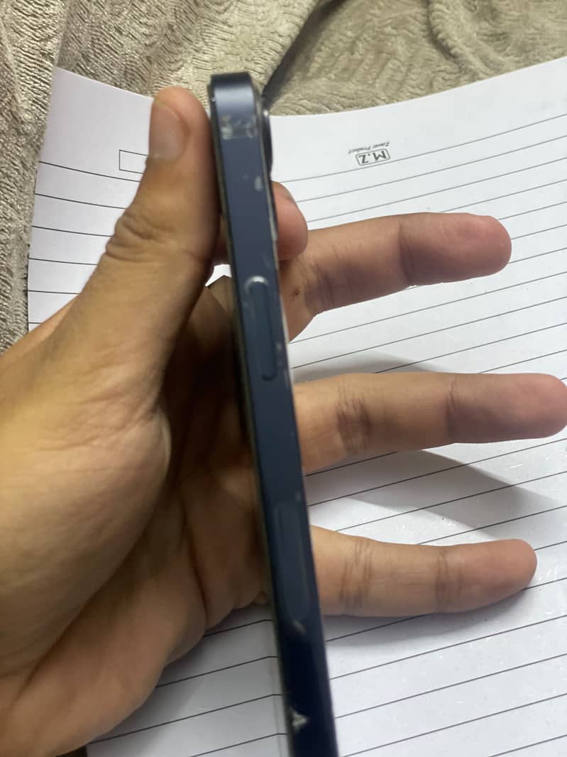 Apple iPhone 13 2
