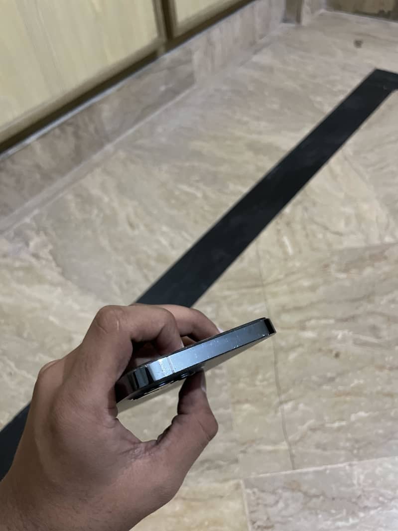 Apple iPhone 12 Pro 4