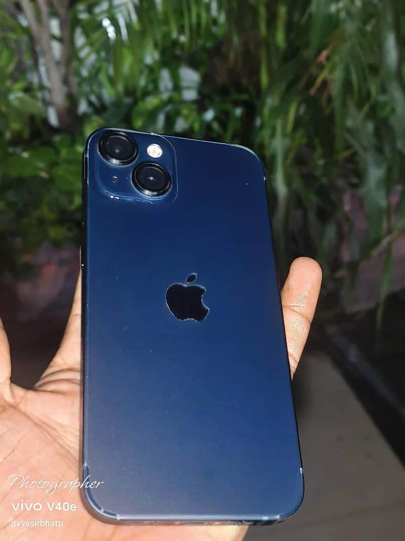 Apple iPhone 13 5