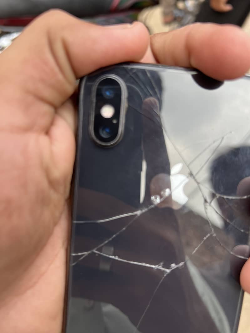 Apple iPhone X 4