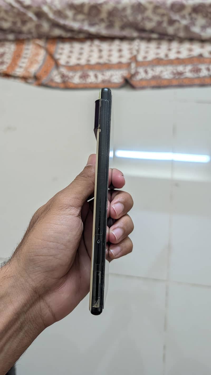 Google Pixel 6 4