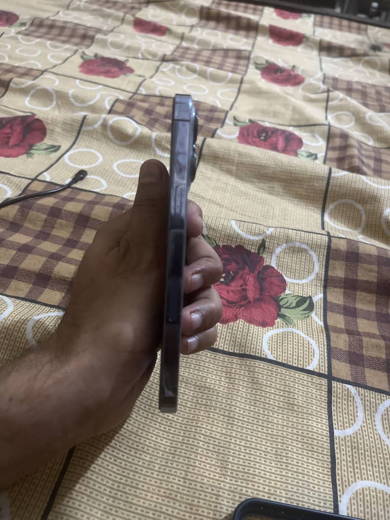 Apple iPhone 13 Pro 2