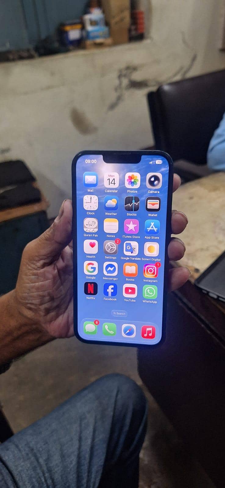 Apple iPhone 13 1