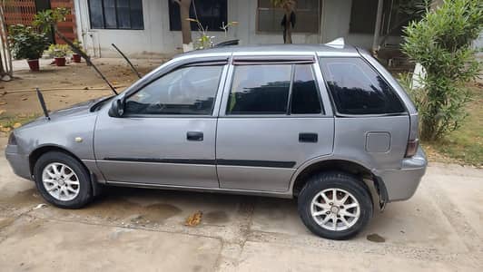 Suzuki Cultus VXR 2013 EFI LE geniun car only 2 piece minor touch-up