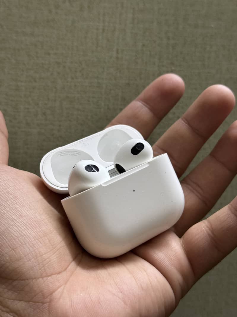 AirPods 3rd Generation 0