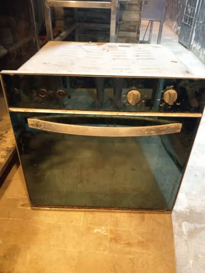 GAS OVEN 10/10 CONDITION USED WHATSAPP 03313028338