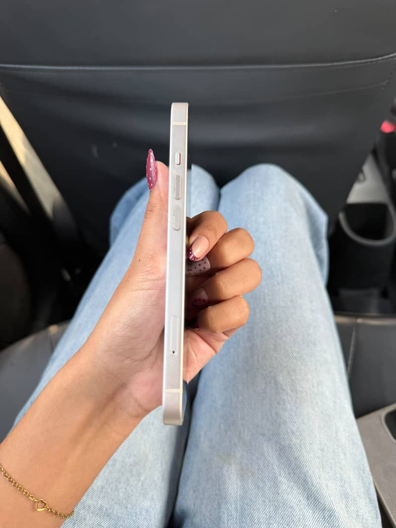 Apple iPhone 13 1